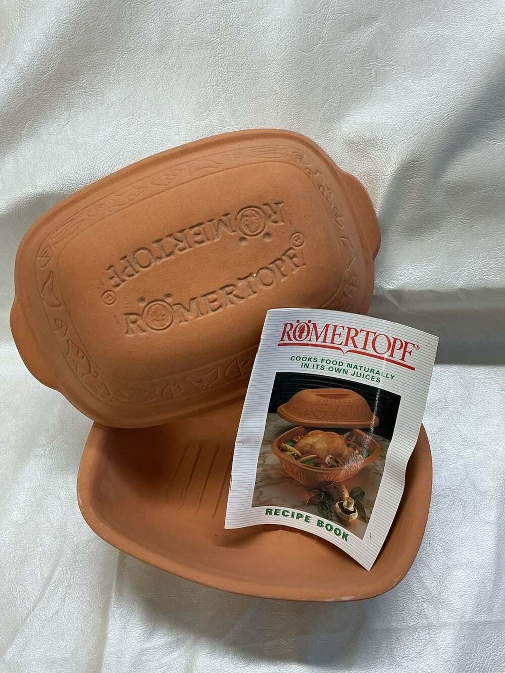 Romertopf By Reco Model 110 Terra Cotta Clay Covered Baker Roaster w/Recipe Book